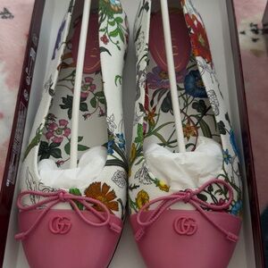 Gucci Women's Pink Floral Loafers